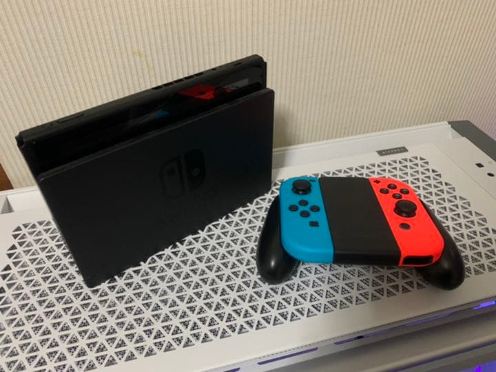 Nintendo Switch 本体 + Joy-Con充電グリップ