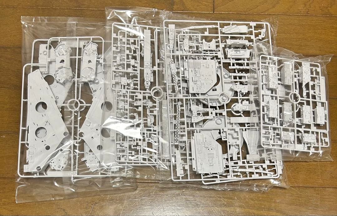 プレミアムバンダイ 限定版 1/72 PG ミレニアム ・ ファルコン)
