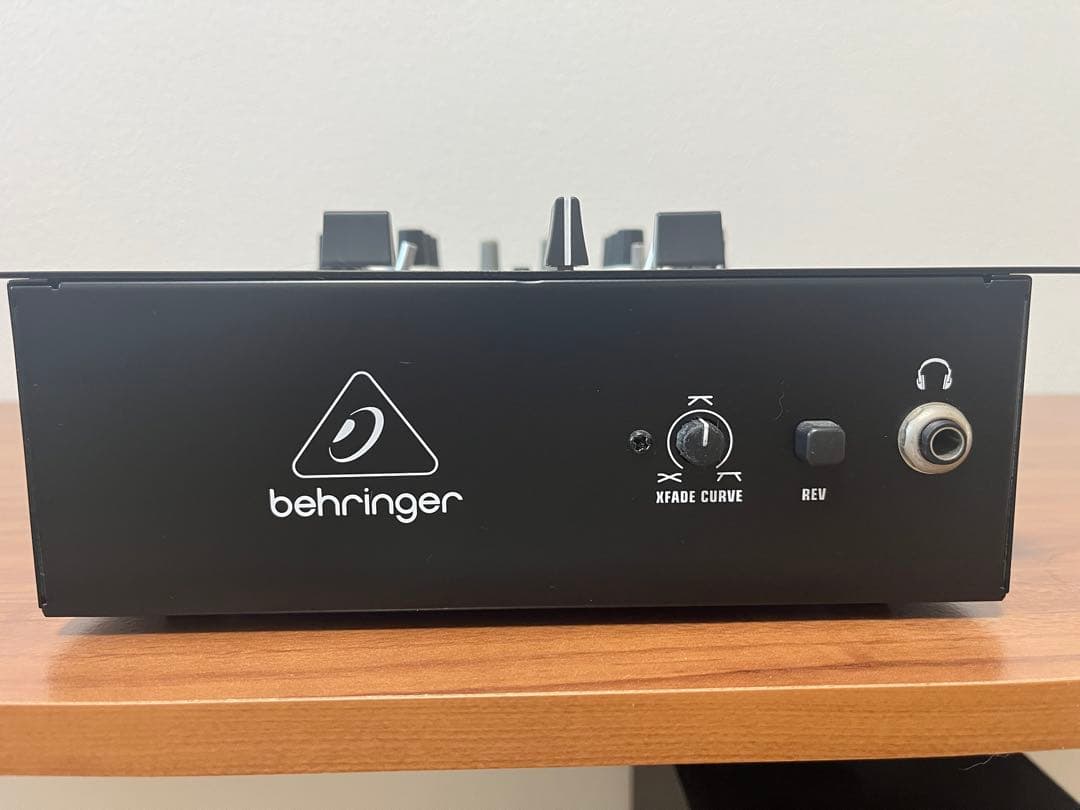 Behringer NOX101 DJミキサー