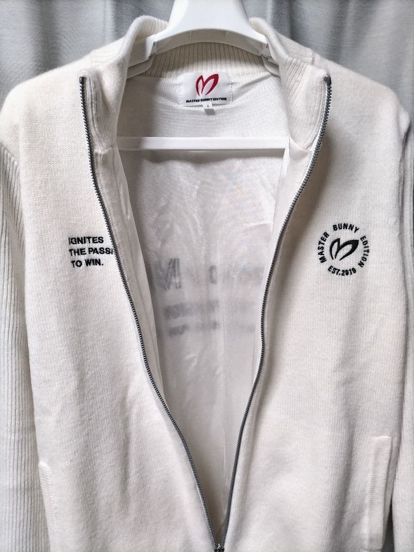 マスターバニー　裏地付き　ニットジャケット　23年モデル 白系