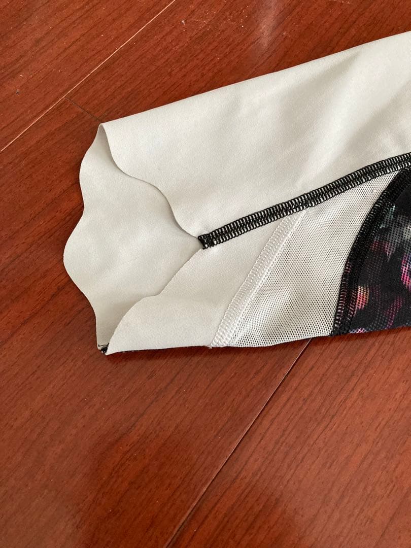 【レア】新品タグ付き　wundr　under　Crop　レギンス パンツ 4