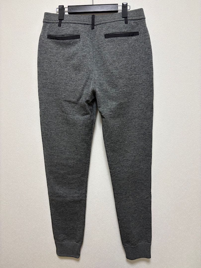 新品1PIU1UGUALE3 GOLF定価4.9万円ニットリブパンツⅥ灰