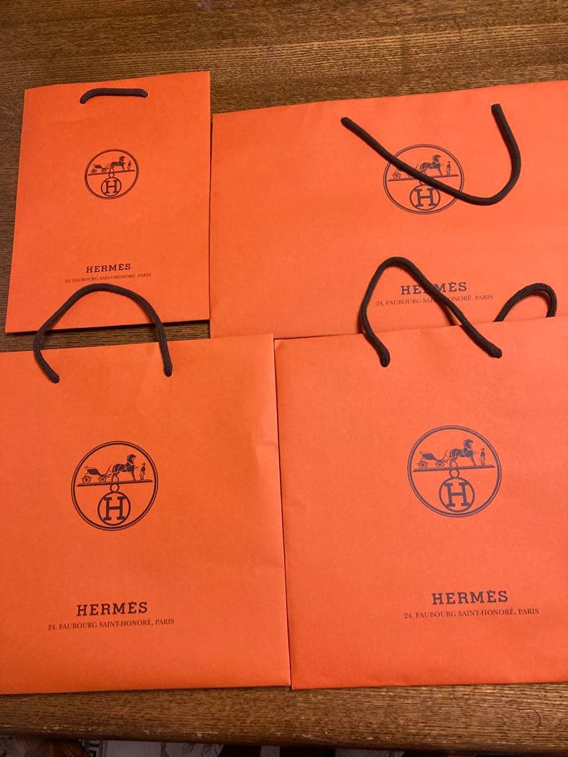 HERMES オレンジ色の紙袋と箱セット2025年
