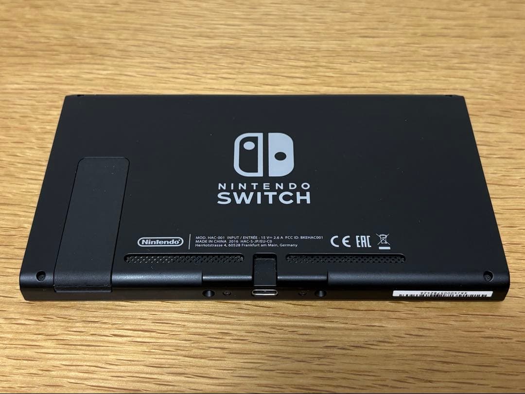 Nintendo Switch 本体【Joy-con無し】
