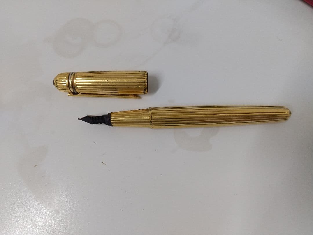 Cartier 万年筆 ゴールド