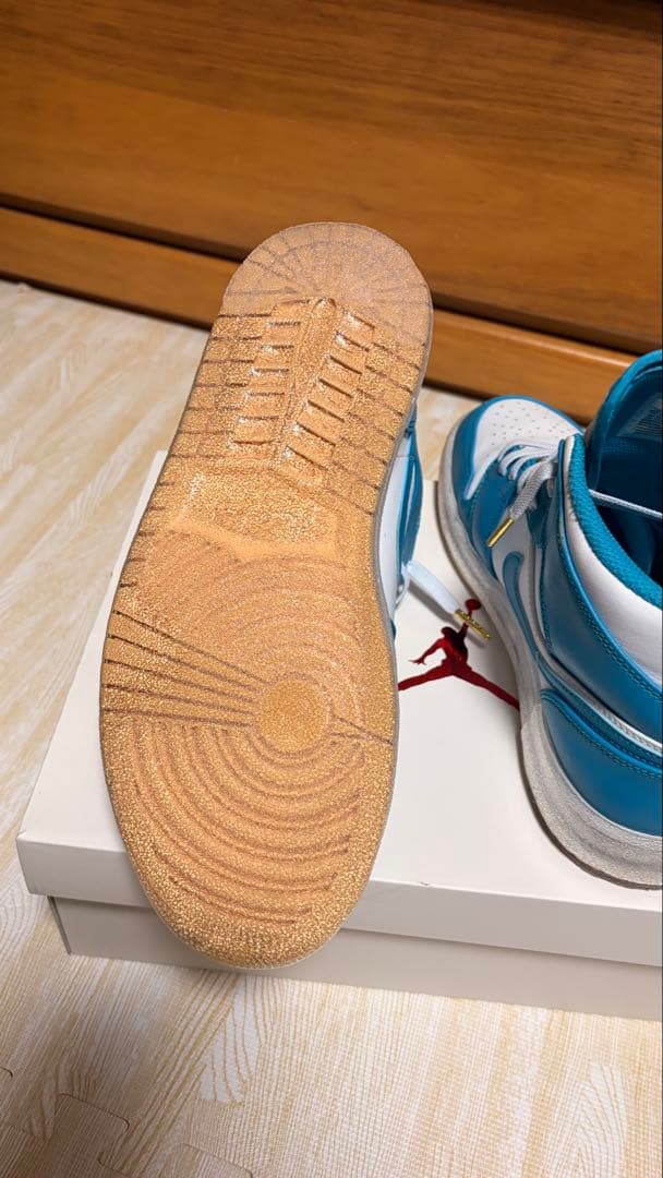 NIKE AIR JORDAN 1 MID アクアトーン/セレスティアルゴールド