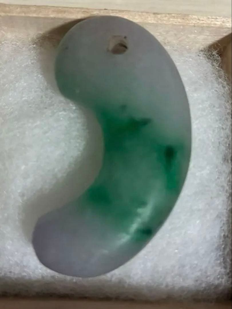 勾玉　翡翠　ヒスイ　古墳期　三色勾玉　希少　出土品　宝石