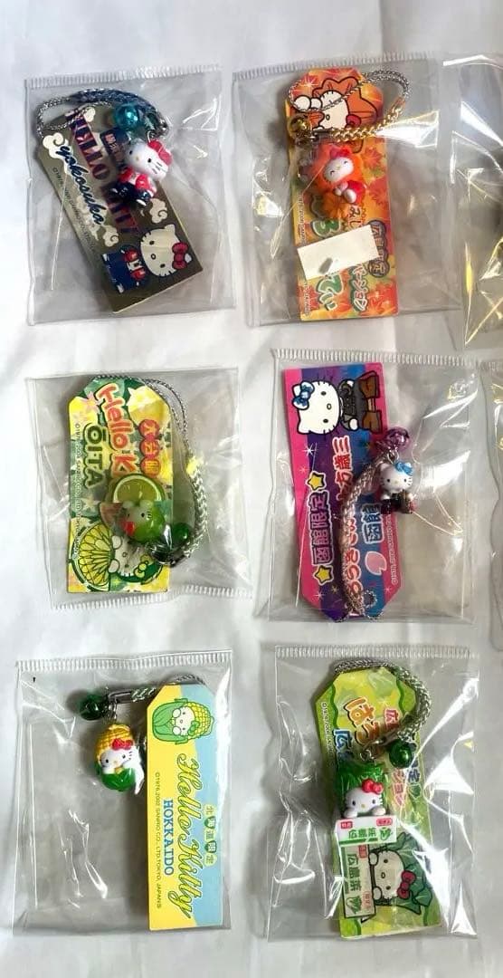 ハローキティ　ご当地キティ　根付け　チャーム　まとめ売り　38個