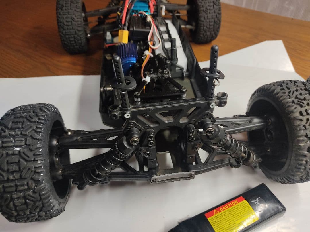 ブラシレス EP 1/8 オフロード アウディ クワトロ？