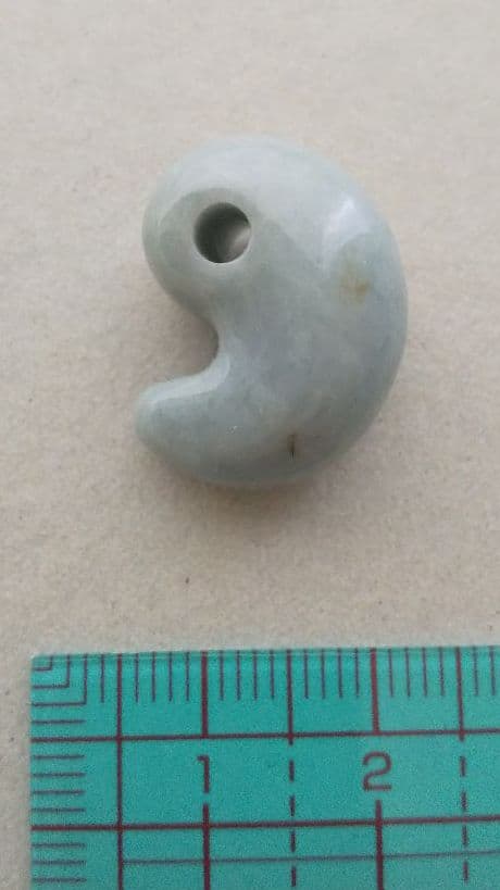 姫川産糸魚川翡翠勾玉2cm