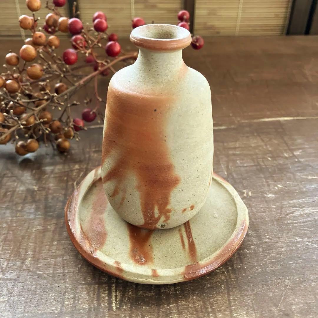 備前焼　緋襷　ヒダスキ　王子窯　陶器製　焼き物　一輪挿し　花器