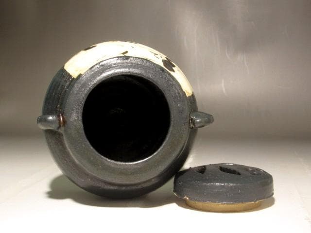 北大路魯山人　黒織部香炉　味わいのある景色　r286
