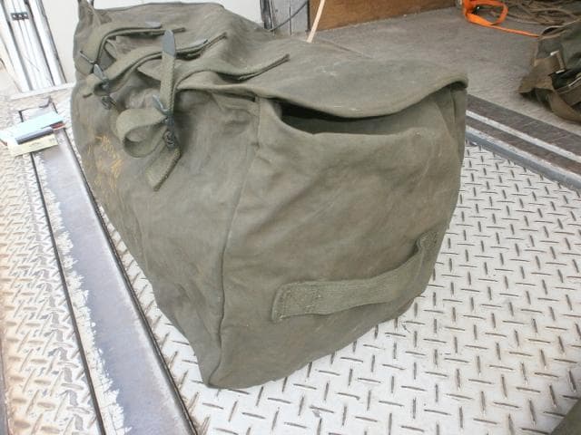 米軍放出品　メディカルキットバック　ビンテージ