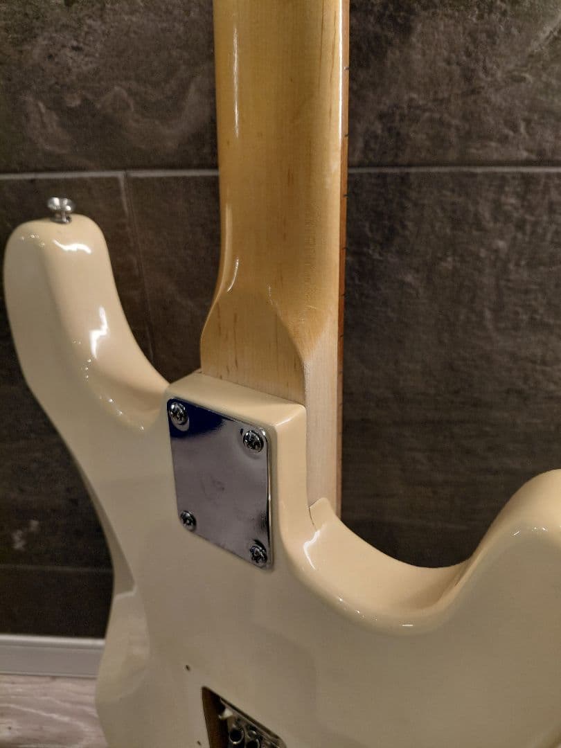 Mavis メイビス　エレキギター　ストラトキャスター　レフティ