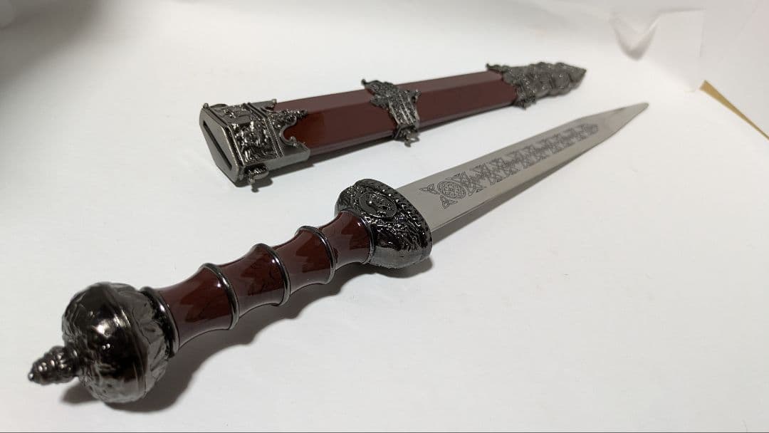 【値下げ】金属製 模造刀 西洋剣 儀式刀 短剣 グラディウス