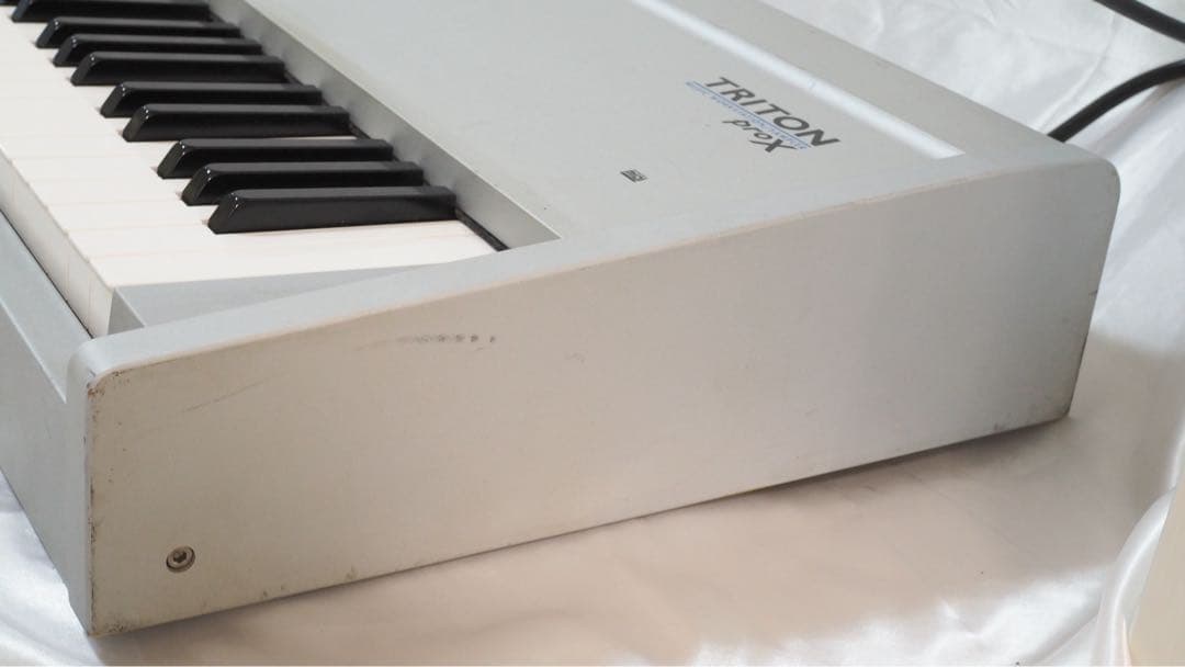 KORG TRITON シンセサイザー prox 88鍵盤 シルバー