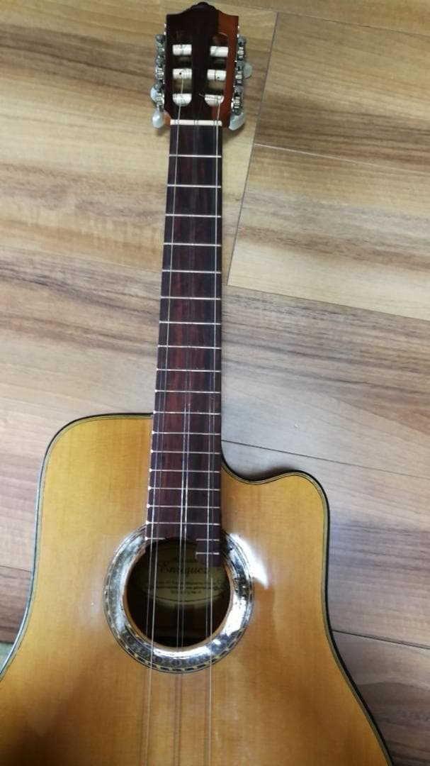 Agustin Enriquez キューバン　トレスギター