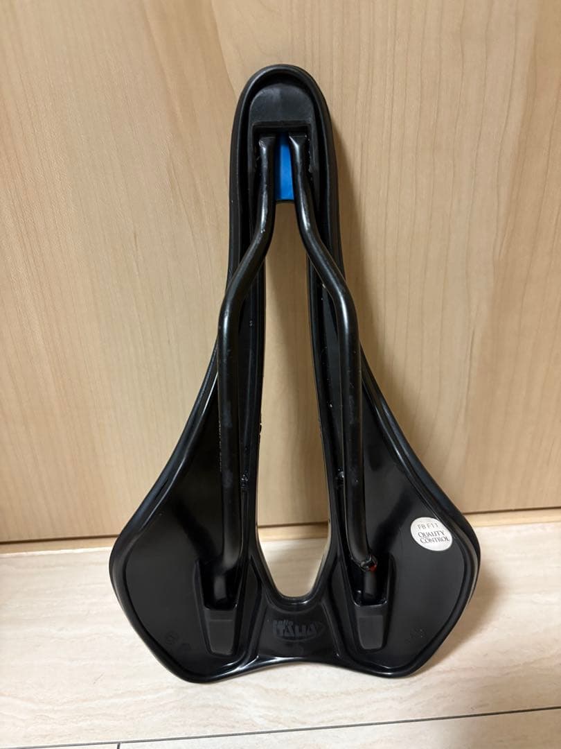 セライタリア SLR Boost TM Superflow TDF サドル L3