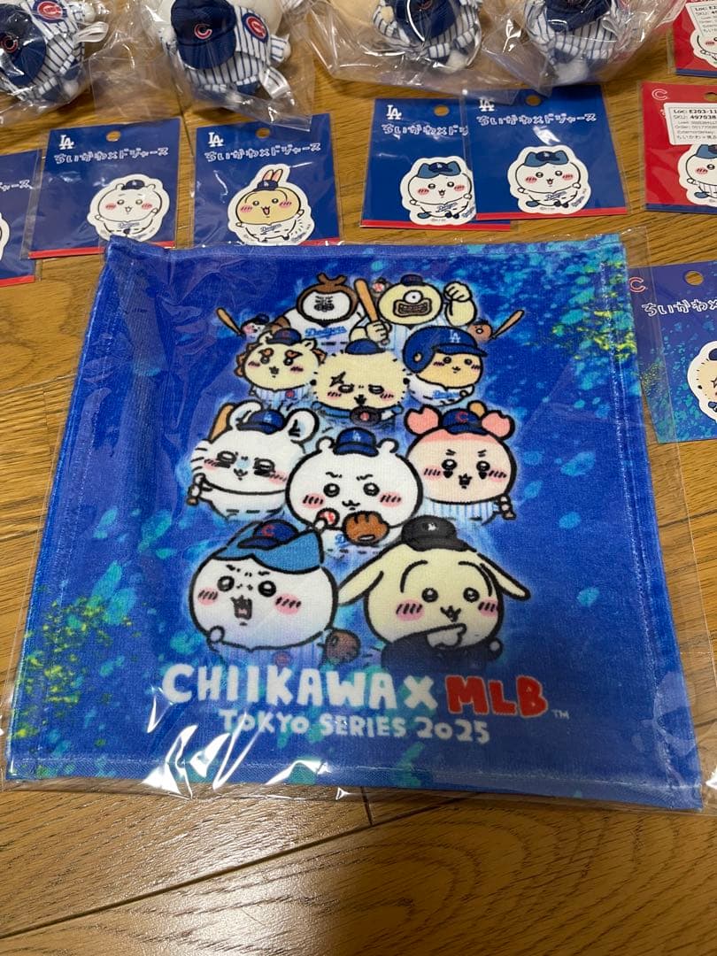 ちいかわ　ドジャース　カブス　ハチワレ　うさぎ　ステッカー　タオル　マスコット