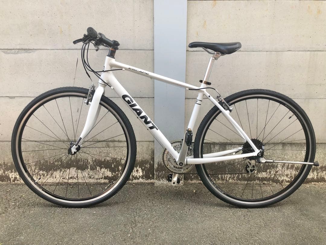 【超美品】GIANT ESCAPE R3 24速　クロスバイク　CT465mm