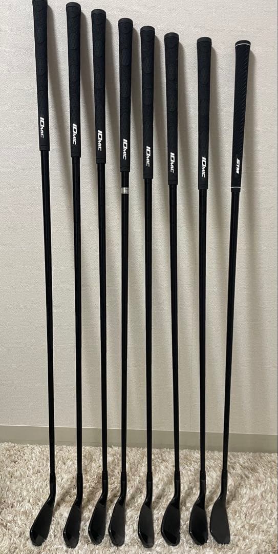 希少　美品　限定版　 タイトリストT200 Black 8本セット！