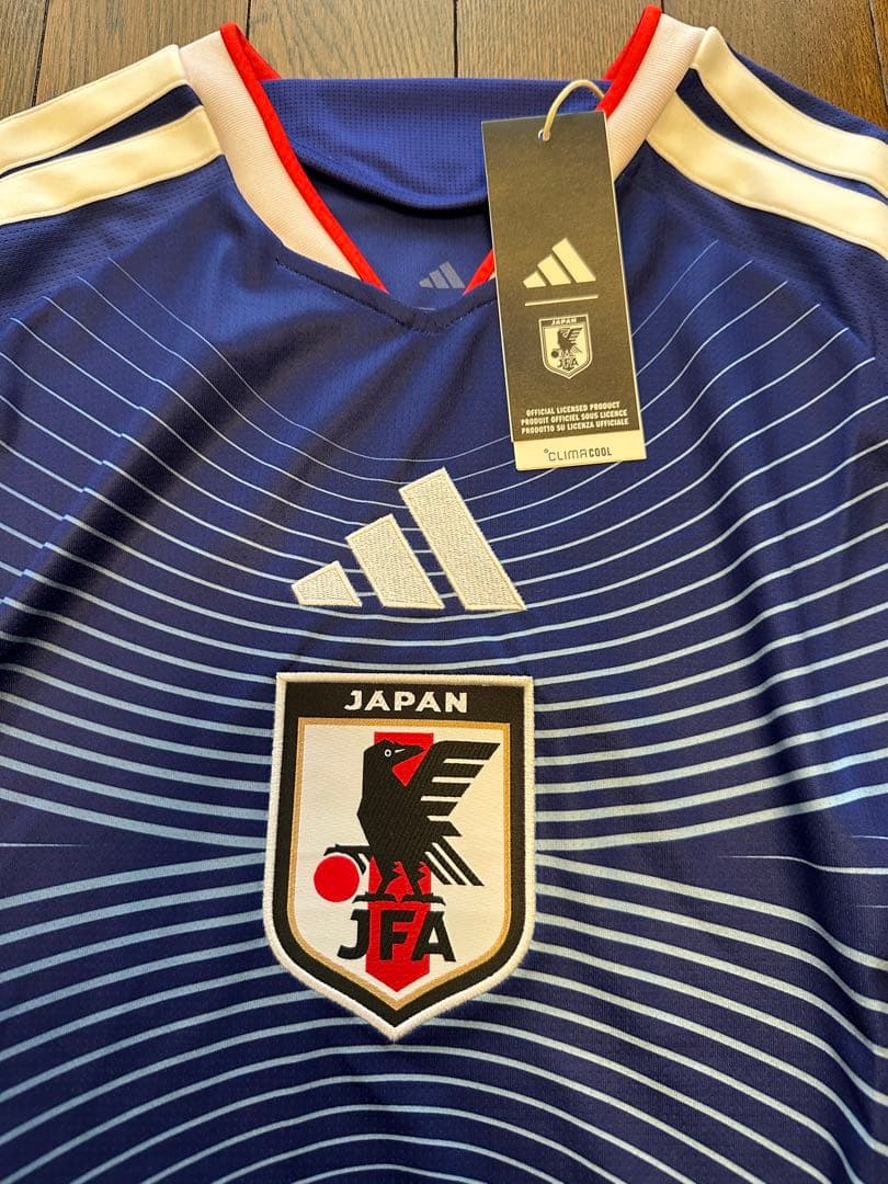 【新品タグ付】サッカー 日本代表 2026 ホーム　ユニフォーム M 長袖