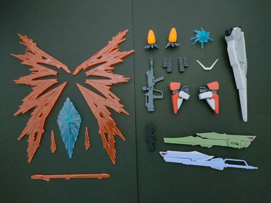 HG デスティニーガンダム(ハイネ専用機)＆ゼウスシルエット[海外製]の写真