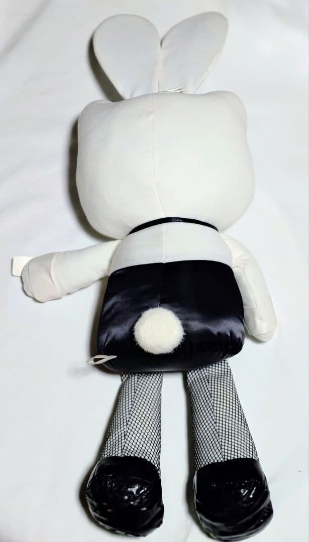 サンリオハロービッグバニーガールキティちゃんぬいぐるみ。