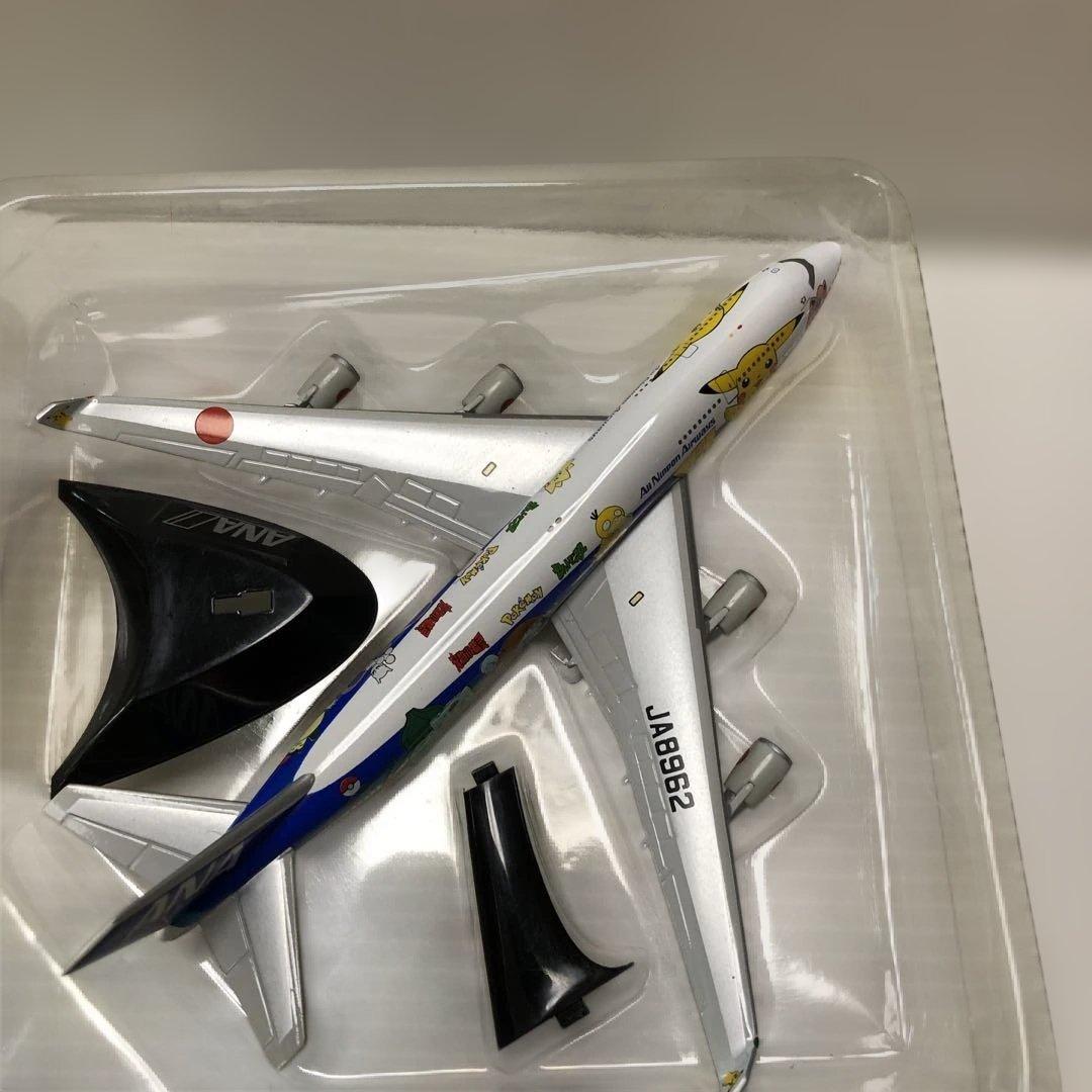 全日空商事　1/500 747ー400ポケモン　2機