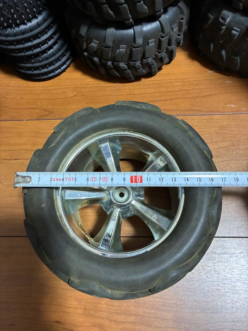 hpi モンスタートラック用タイヤ
