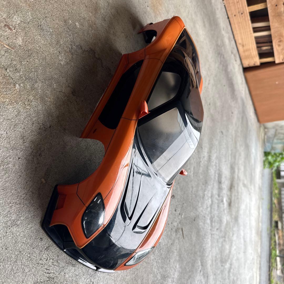 オレンジ黒スポーツカーRCボディ　ワイルドスピード