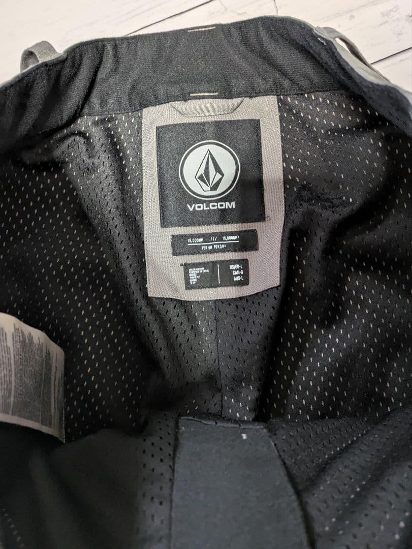 VOLCOMボルコム　メンズスノボードスノボースキーウェア　サイズL