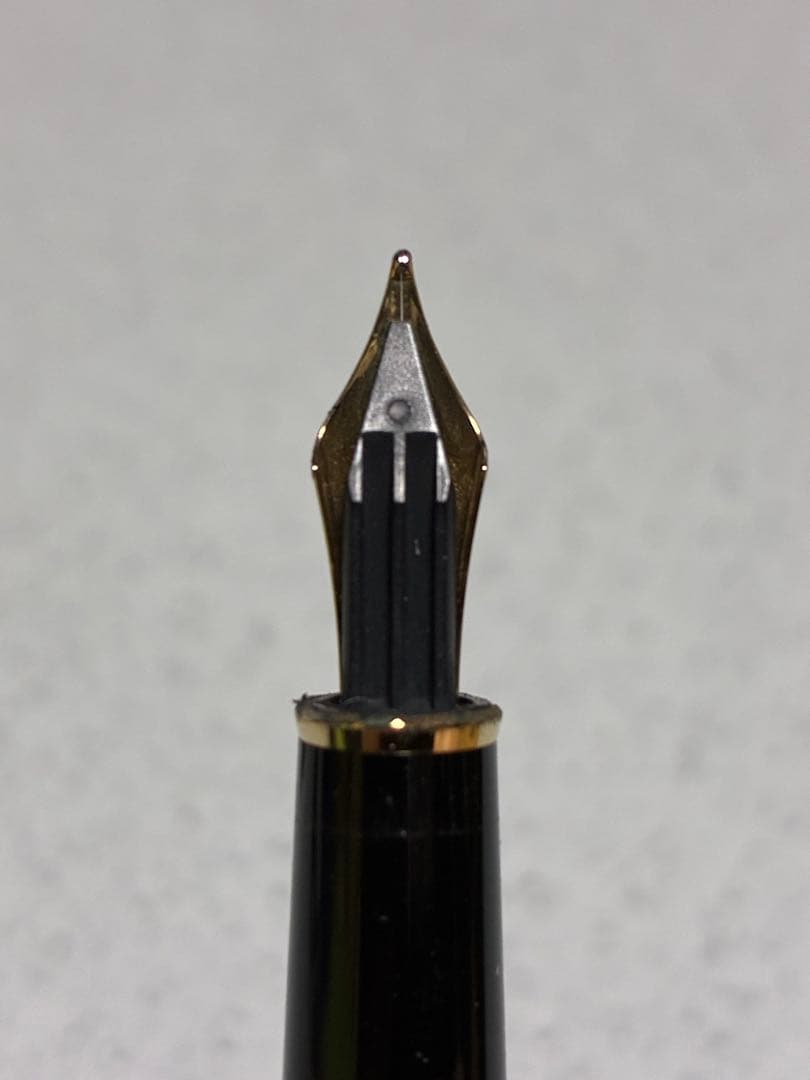 モンブラン万年筆　マイスターシュテュック144 黒　ペン先14k
