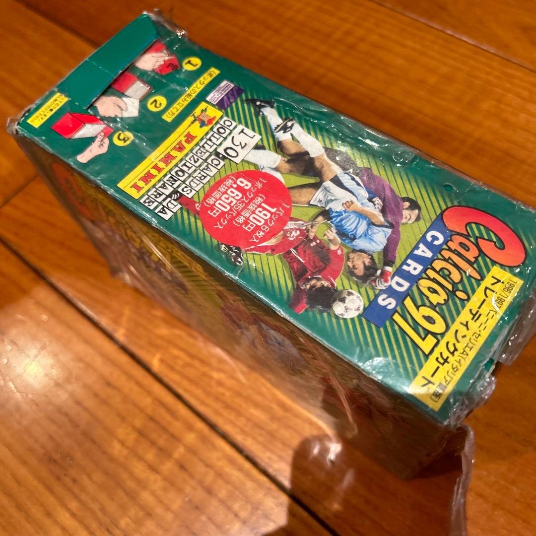希少品　calcia 97サッカーカード　未開封　ボックス
