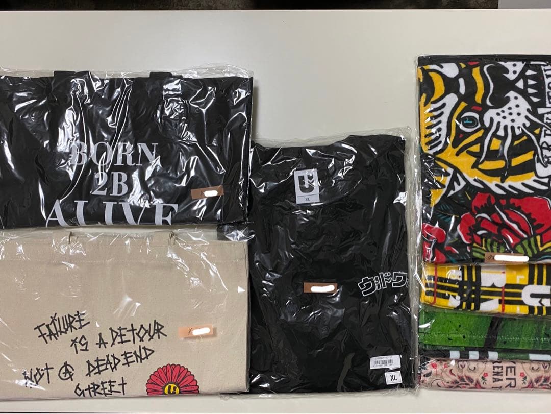 UVERworld 35点まとめ売り 未使用多数 ⚠︎写真別途掲載中