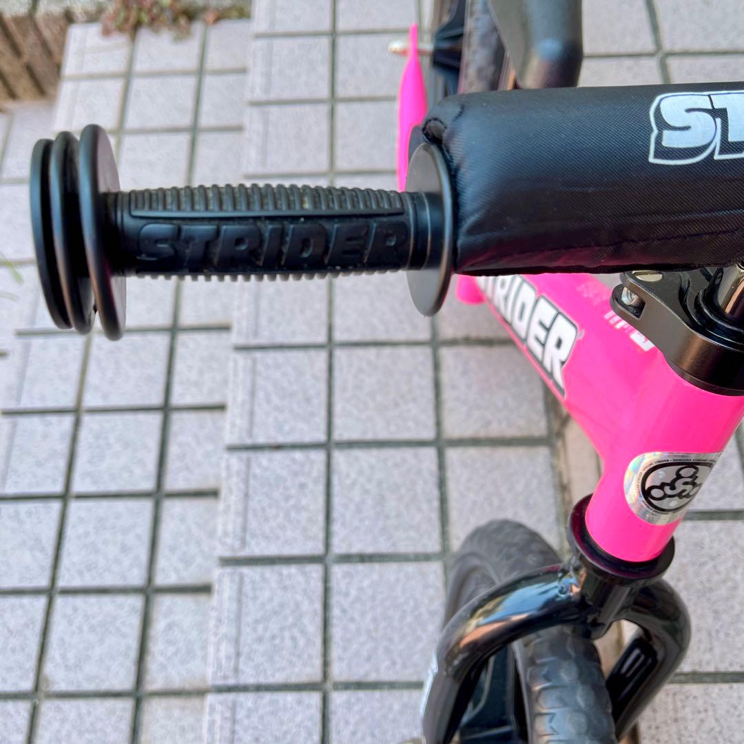 【美品】 STRIDER ストライダースポーツ12インチ ピンク プロテクター付