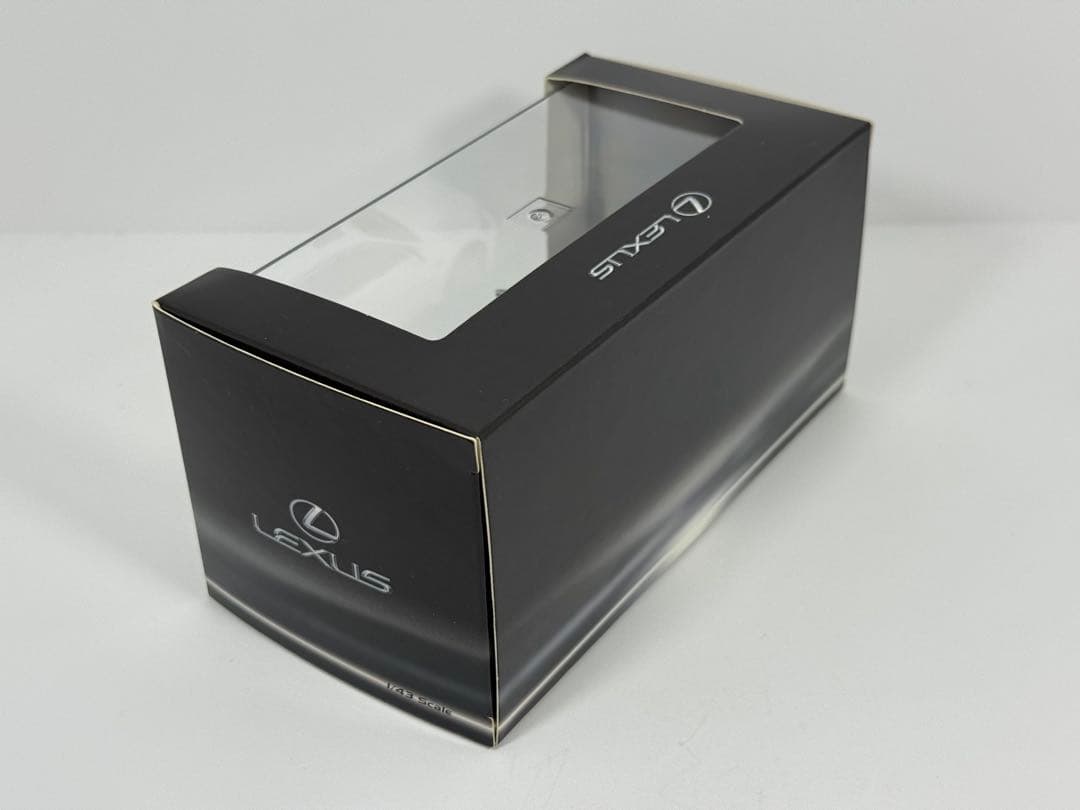 1/43 LEXUS LS500 F SPORT ホワイト