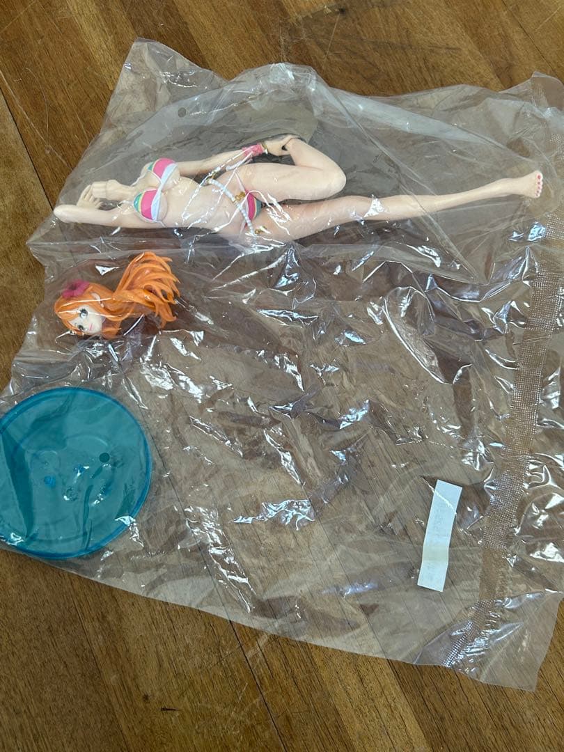 ワンピース　ナミ　ビキニ　フィギュア　未開封