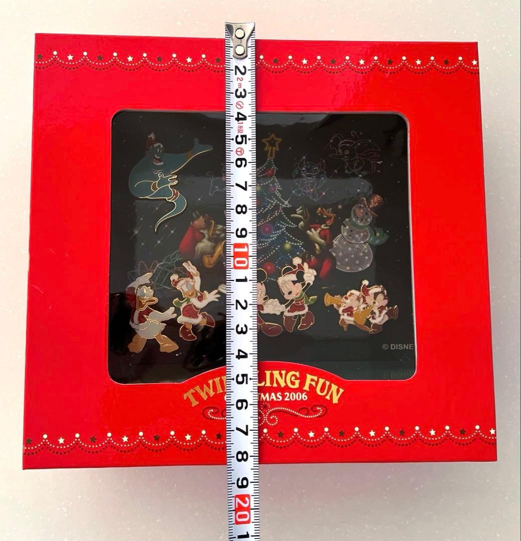 【新品未開封】限定500個 ディズニーストア 2006 クリスマス ピンズセット
