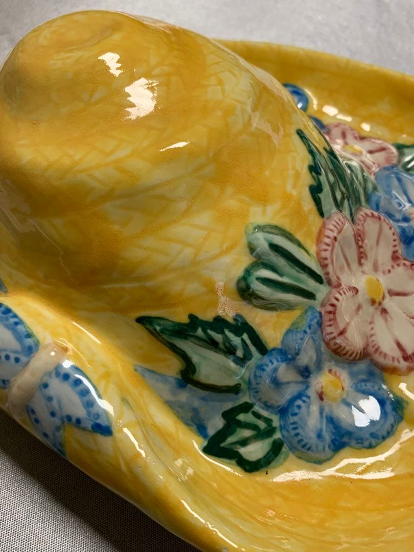 ベルモード帽子店記念品壁掛け花瓶1994