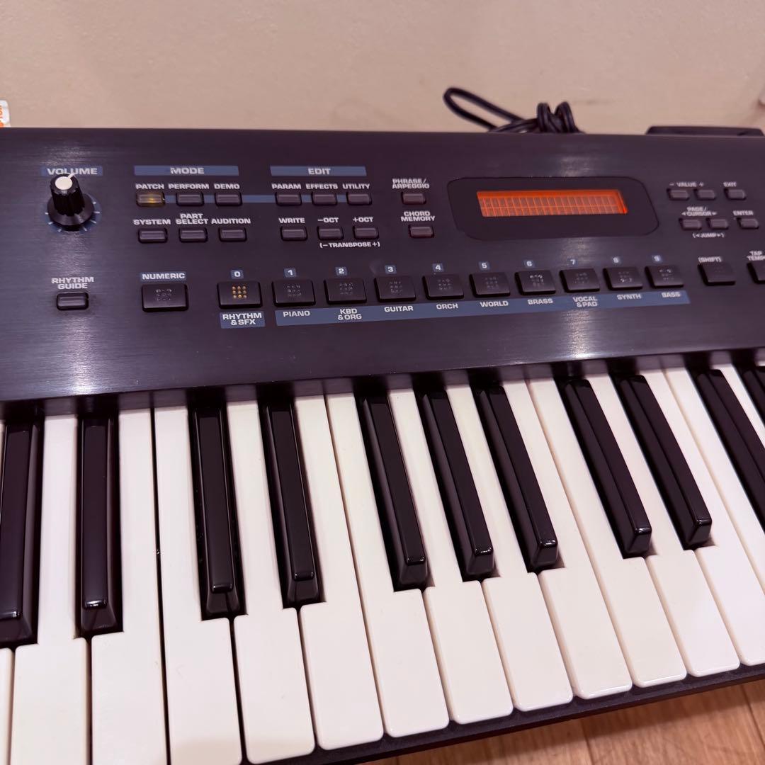 良品 ROLAND JUNO-D リミテッドエディション シンセサイザー