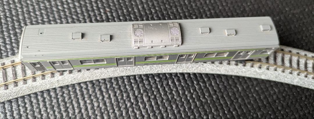 Nゲージ鉄道模型 グレーとグリーン