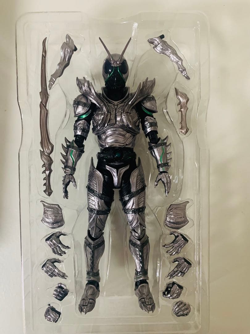shフィギュアーツ 仮面ライダーシャドウムーン