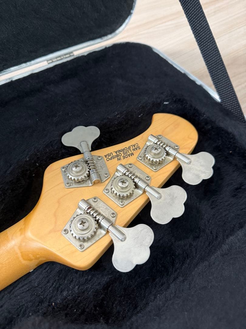 ベース　MUSIC MAN Sting Ray