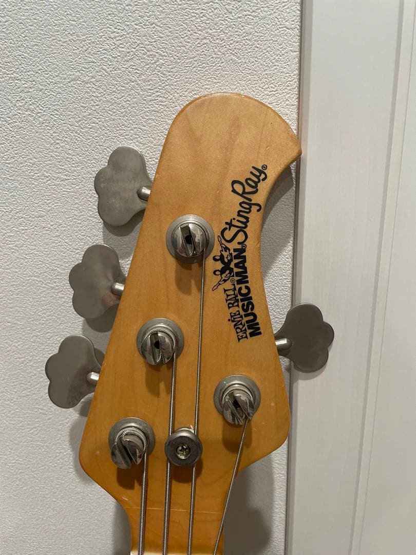 ベース　MUSIC MAN Sting Ray