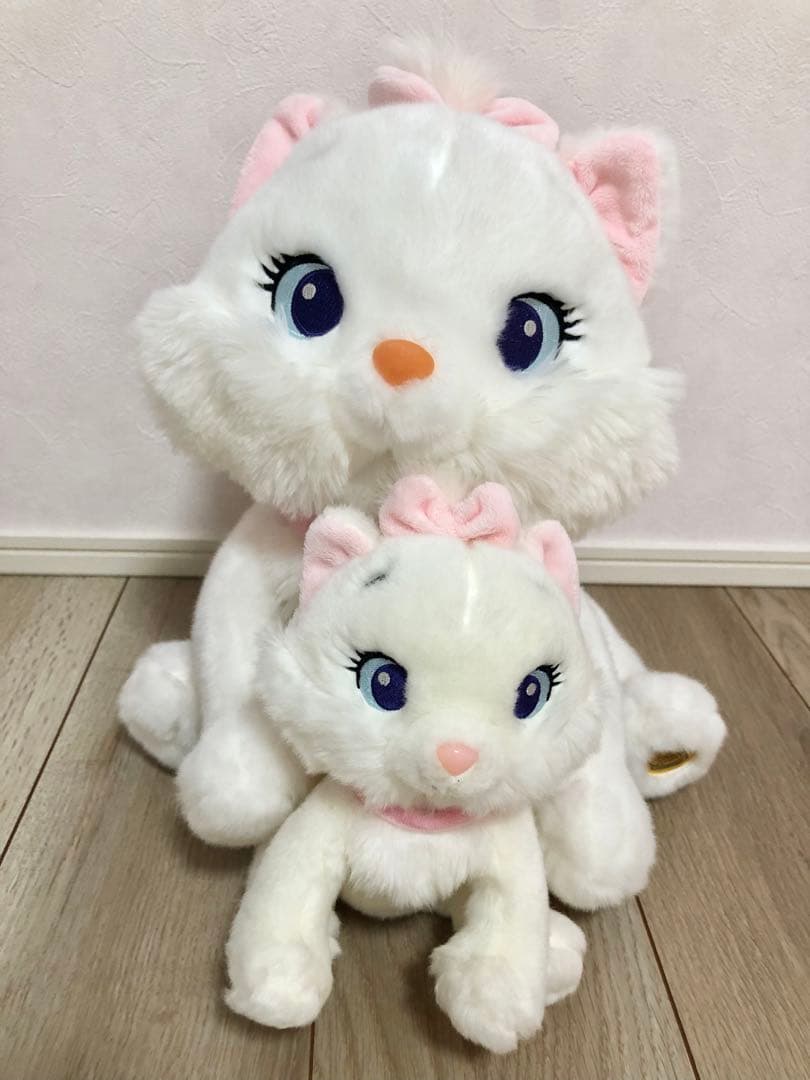 マリーちゃん　ディズニーストア　ぬいぐるみ　寝そべりぬいぐるみ　レア　販売終了
