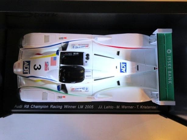 特価 Spark 1/18 アウディ R8 2005 LM Winner #3