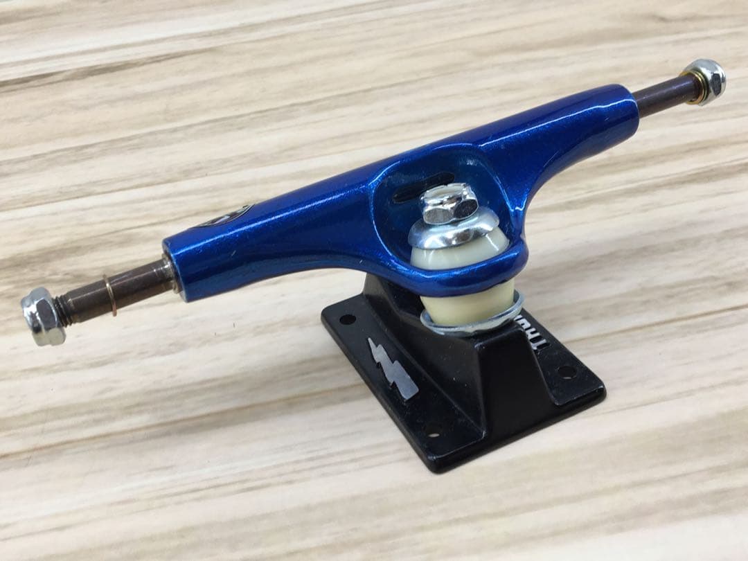 THUNDER TRUCK TITANIUM LIGHTS スケボー パーツ