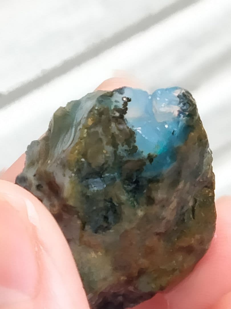 国産オパール　原石　国産　鉱物　国産鉱物　オパール　原石　番号88美しいオパール