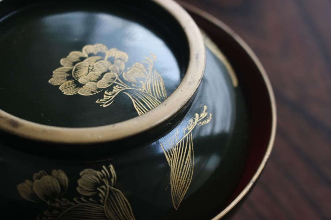 小傷有！時代青塗りに優美な福寿草沈金の煮物椀2点（検輪島塗蒔絵椀沈金椀雑煮椀